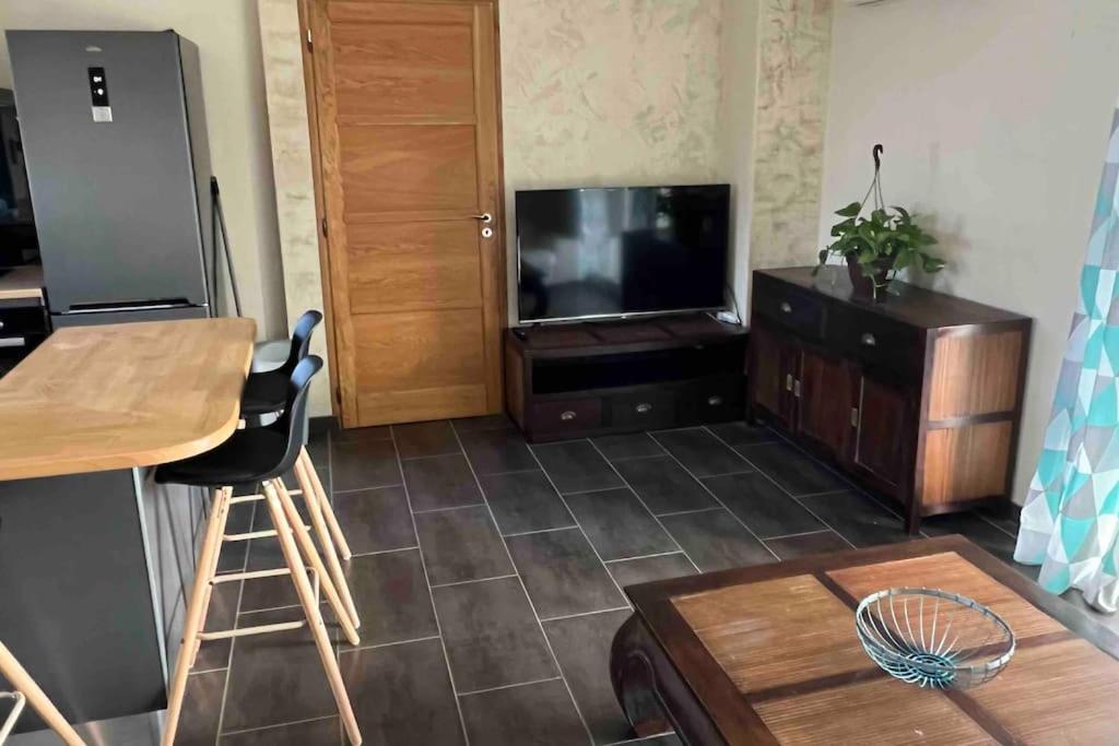Saint-Laurent D'Aigouze : Appartement Avec Jardin מראה חיצוני תמונה